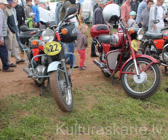 Senlietu un motociklu kolekcija "Cīrulīši"